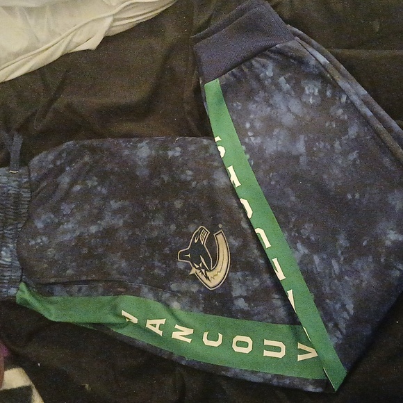 Vancouver Canucks tie dye joggers brand NHL SIZE L COLORS GREEN AND BLUE TIE DYE - Picture 7 of 12